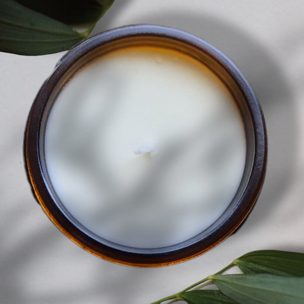 Handmade Soy Candle - Tonka + Oud | 8oz - Eco-Friendly & Long-lasting - Picture 2 of 2